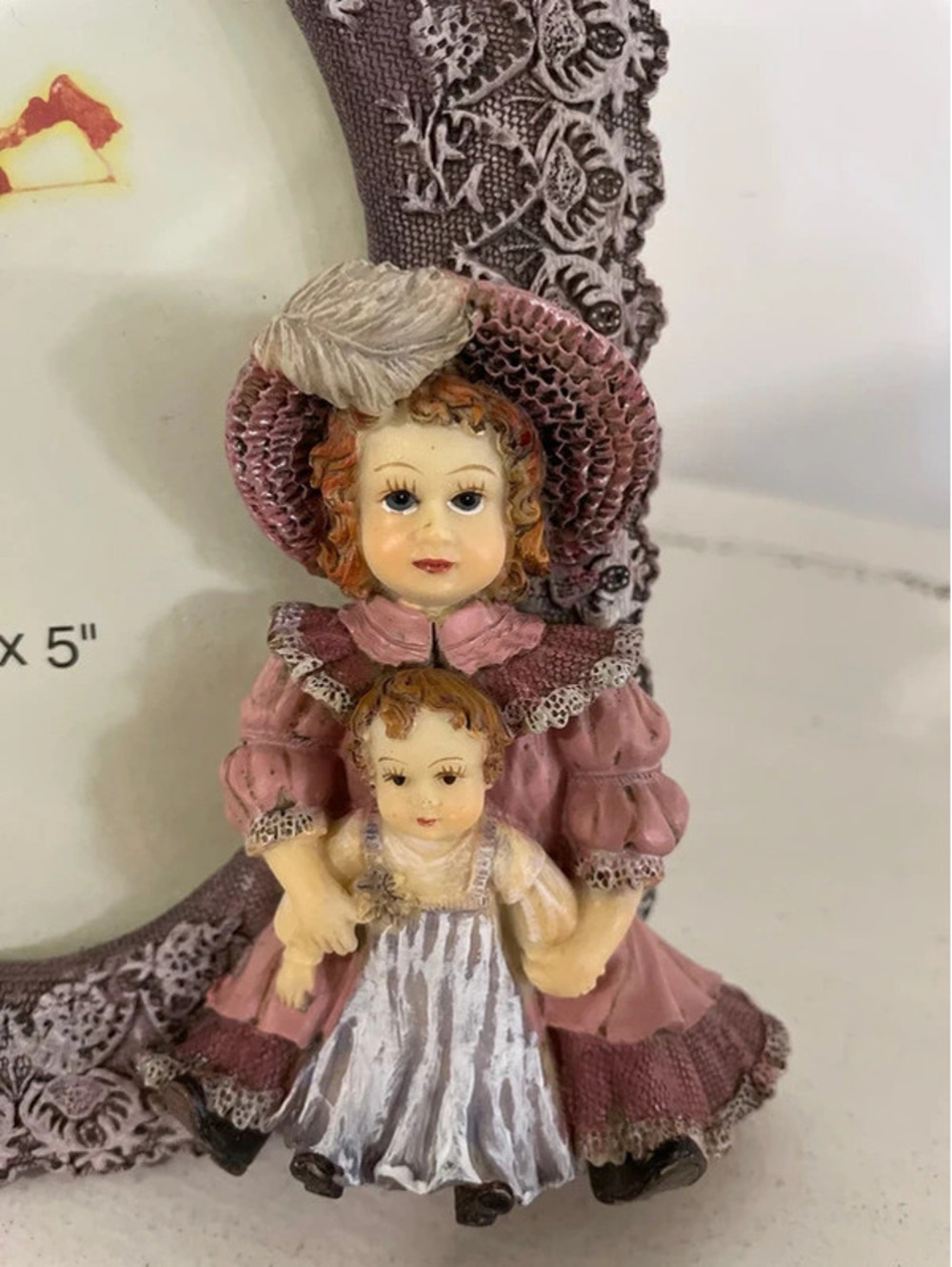 Victorian Style Picture Frame - Picture 2 of 6